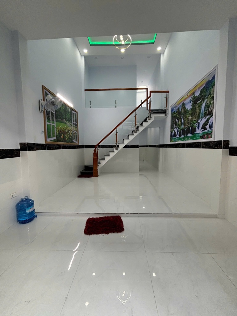 NHÀ ĐẸP Ở NGAY - CÁCH 10M RA HẺM XE HƠI THÔNG