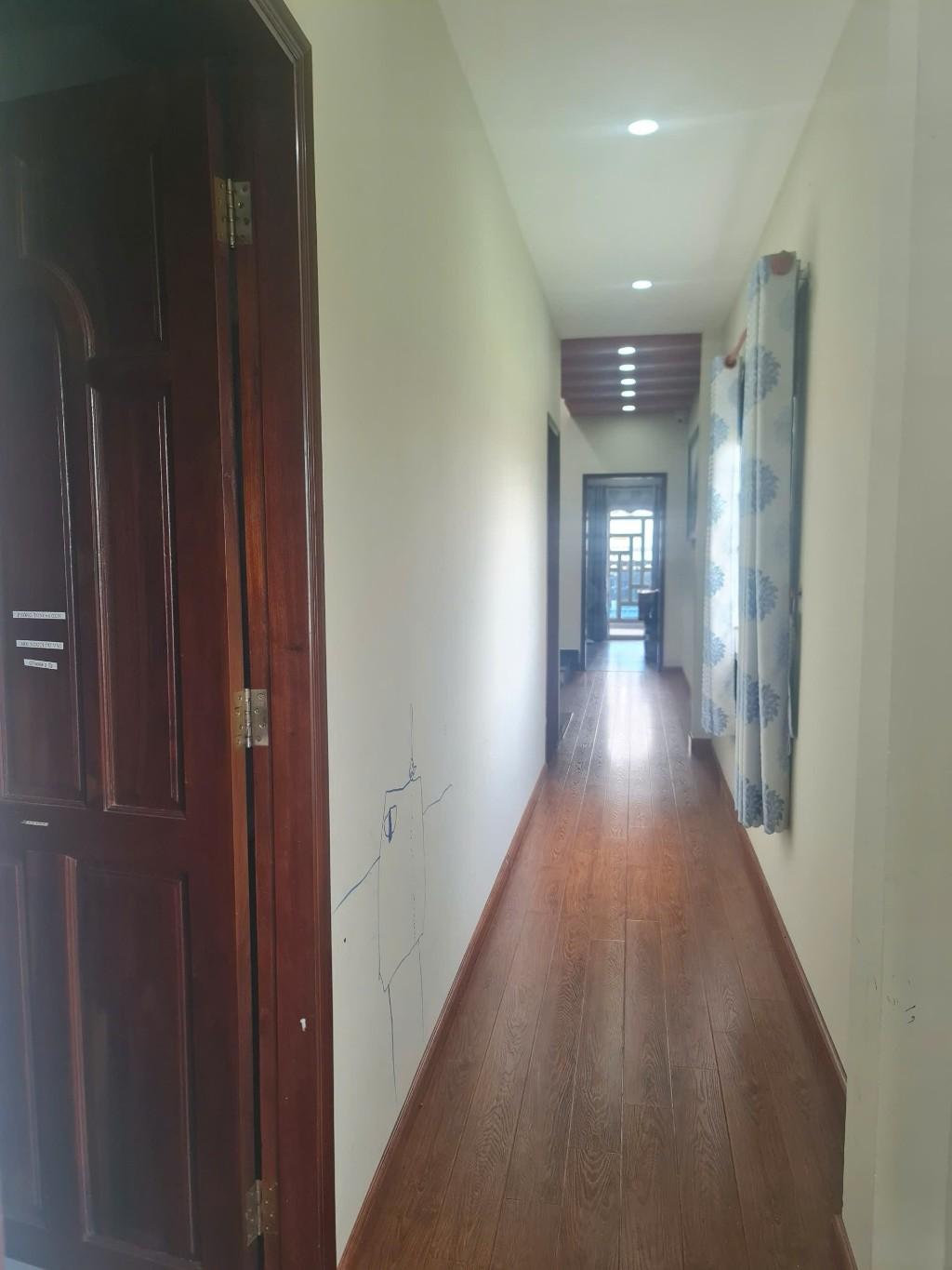 200M2 - MẶT TIỀN ĐƯỜNG 20M - 3 TẦNG SÂN THƯỢNG TRƯỚC SAU - NGANG 5 DÀI 40 -