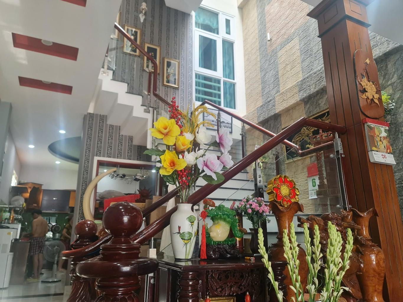 200M2 - MẶT TIỀN ĐƯỜNG 20M - 3 TẦNG SÂN THƯỢNG TRƯỚC SAU - NGANG 5 DÀI 40 -