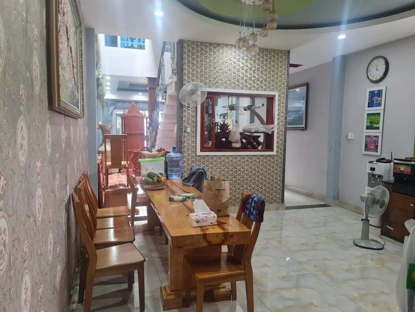 200M2 - MẶT TIỀN ĐƯỜNG 20M - 3 TẦNG SÂN THƯỢNG TRƯỚC SAU - NGANG 5 DÀI 40 -