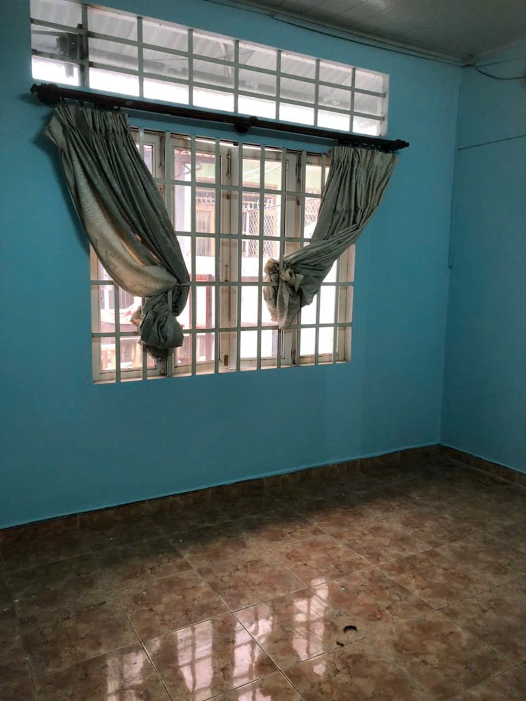 NHÀ MẶT TIỀN HẺM .DỄ TÌM HẺM NGẮN DỄ RA ĐƯỜNG LỚN