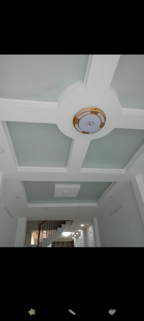 Nhà đẹp vào ở ngay. Phù hợp  vợ chồng trẻ ở ít người.  Thuận tiện đi các hướng