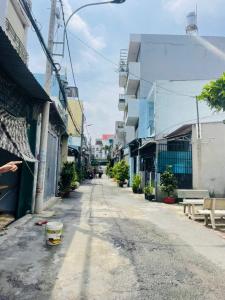 Nhà 1 trệt 1 lầu shr, khu dân cư đông đúc an ninh
