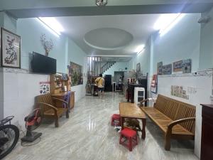 Hẻm xe hơi tránh. Nhà đẹp ở ngay ko cần sửa chữa. Phù hợp mọi yêu cầu