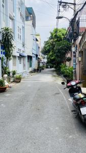 Bán nhà 4 tầng, đường Trần Khắc Chân, phường 9, 34m2, 5 phòng ngủ, hẻm xe ba gác, nhỉnh 4 tỷ