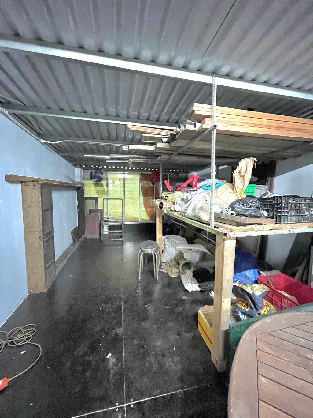 Nhà hẻm xe hơi, gần mặt tiền đường Phú Thọ Hoà, khu chợ vải đông đúc