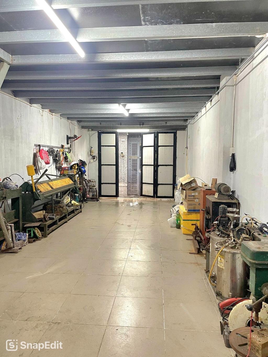 Nhà hẻm xe hơi, gần mặt tiền đường Phú Thọ Hoà, khu chợ vải đông đúc