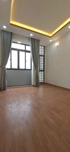 Mặt phố 37m2 . Nhà đẹp, kinh doanh, không lỗi phong thuỷ. 6 tỷ