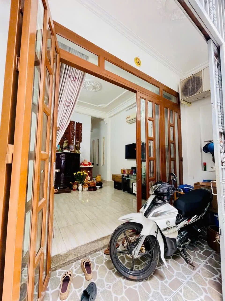 Bán nhà 2 tầng hẻm 4m đường Hoàng Bật Đạt, Nhỉnh 4 tỷ