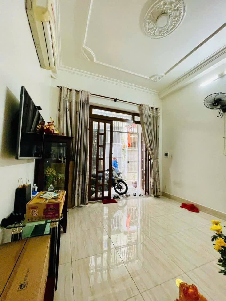 Bán nhà 2 tầng hẻm 4m đường Hoàng Bật Đạt, Nhỉnh 4 tỷ