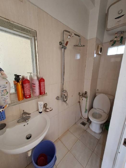 NHÀ ĐẸP DÂN XÂY CHẮC CHẮN - MẶT TIỀN RỘNG - CÁCH 20M RA PHỐ NGỌC THỤY Ô TÔ TRÁNH