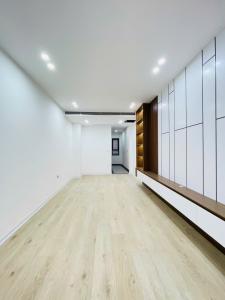 NHÀ MỚI, 7 TẦNG THANG MÁY, THIẾT KẾ HIỆN ĐẠI, MẶT NGÕ Ô TÔ TRÁNH, DỪNG ĐỖ, KINH DOANH, HAI THOÁNG TRƯỚC SAU.