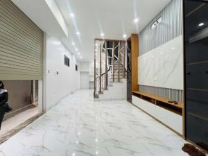 BÁN GẤP NHÀ MINH KHAI GIẢM SÂU 200TR -NHÀ ĐẸP - SÁT Ô TÔ Suýt 60m2 x 4 tầng