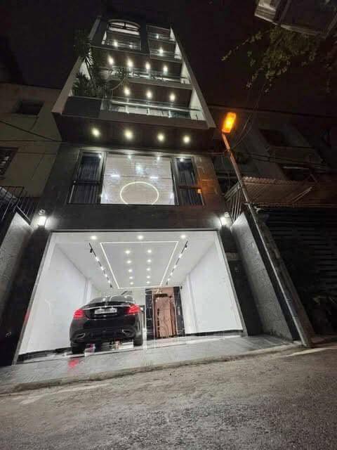 Siêu phẩm tại cầu giấy oto đỗ cửa 40m2 giá hơn 7 đồng