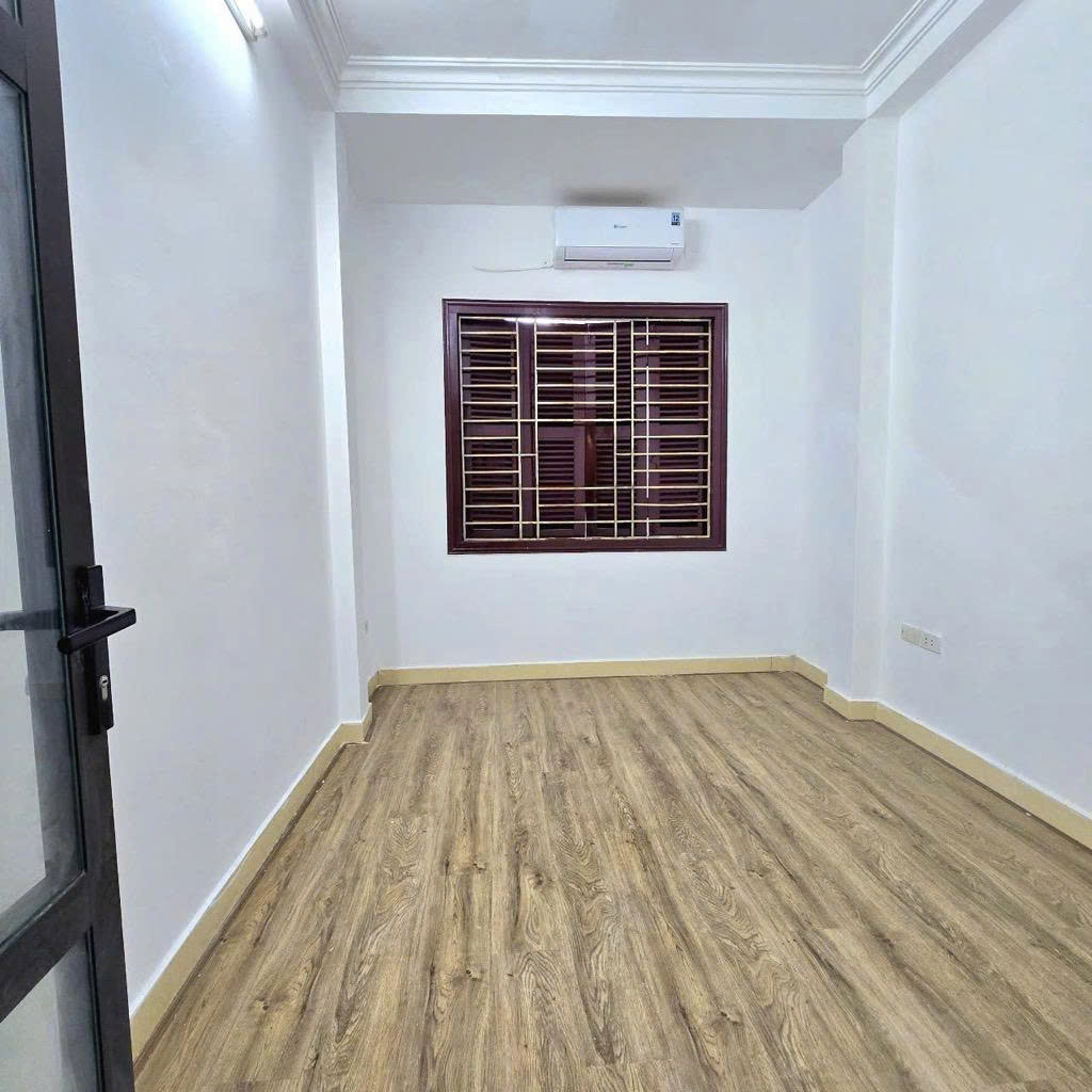 TRUNG TÂM CẦU GIẤY – NHÀ LÔ GÓC 3 MẶT THOÁNG – GẦN 4 CÔNG VIÊN – 5 NGỦ CÔNG NĂNG ĐẦY ĐỦ