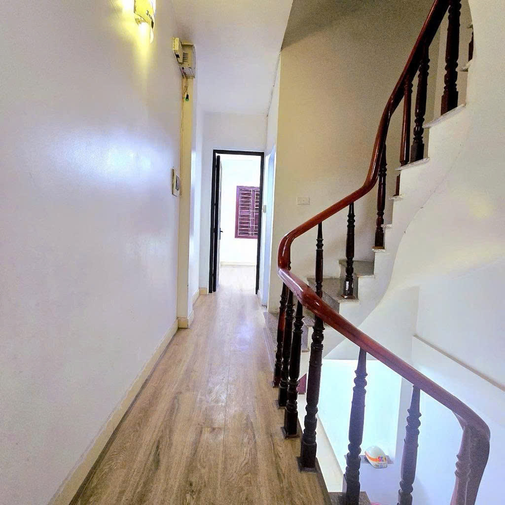 TRUNG TÂM CẦU GIẤY – NHÀ LÔ GÓC 3 MẶT THOÁNG – GẦN 4 CÔNG VIÊN – 5 NGỦ CÔNG NĂNG ĐẦY ĐỦ