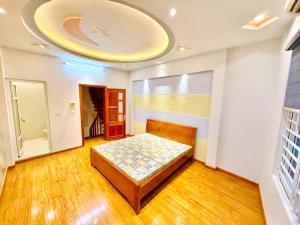 NHÀ ĐẸP NGUYỄN KHANG – 5 TẦNG HIỆN ĐẠI – NỘI THẤT XỊN – NGÕ THÔNG – BA GÁC ĐỖ CỬA – TRUNG TÂM CẦU GIẤY