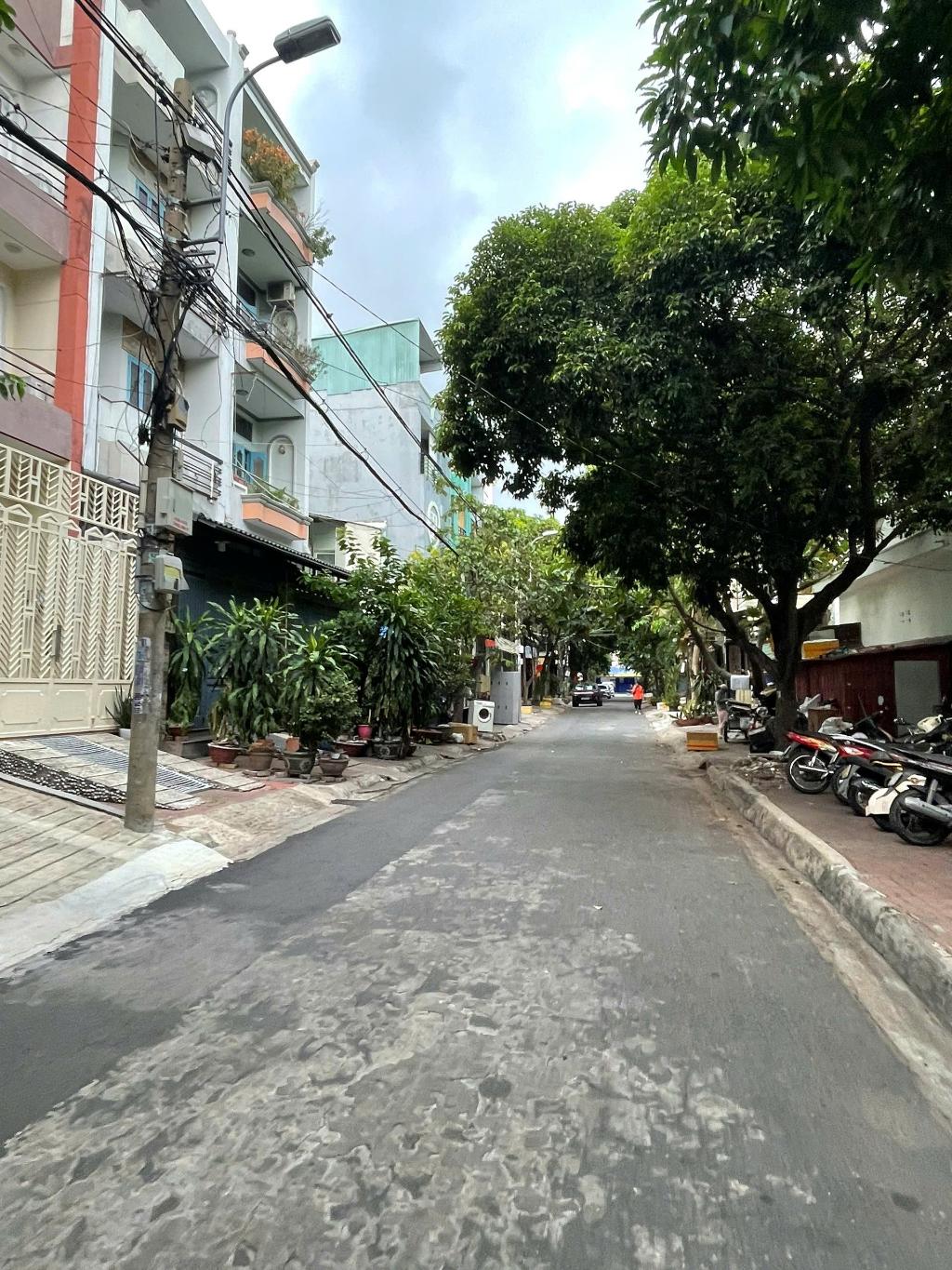 Khoán 37tr/th - Hẻm 11m - 4 Tầng thang máy - 4x18 - Bình Thạnh - Giá 13.6tỷ Có TL