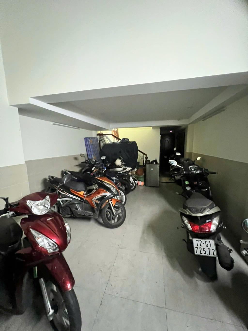 Khoán 37tr/th - Hẻm 11m - 4 Tầng thang máy - 4x18 - Bình Thạnh - Giá 13.6tỷ Có TL