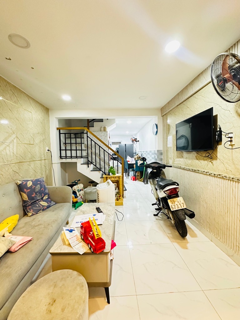 - Nhà 3T Full nội thất CC  - Giá 4ty2  Cỏ TL - Hẻm 1 trục 30m ra MT đường - TT Bình Thạnh