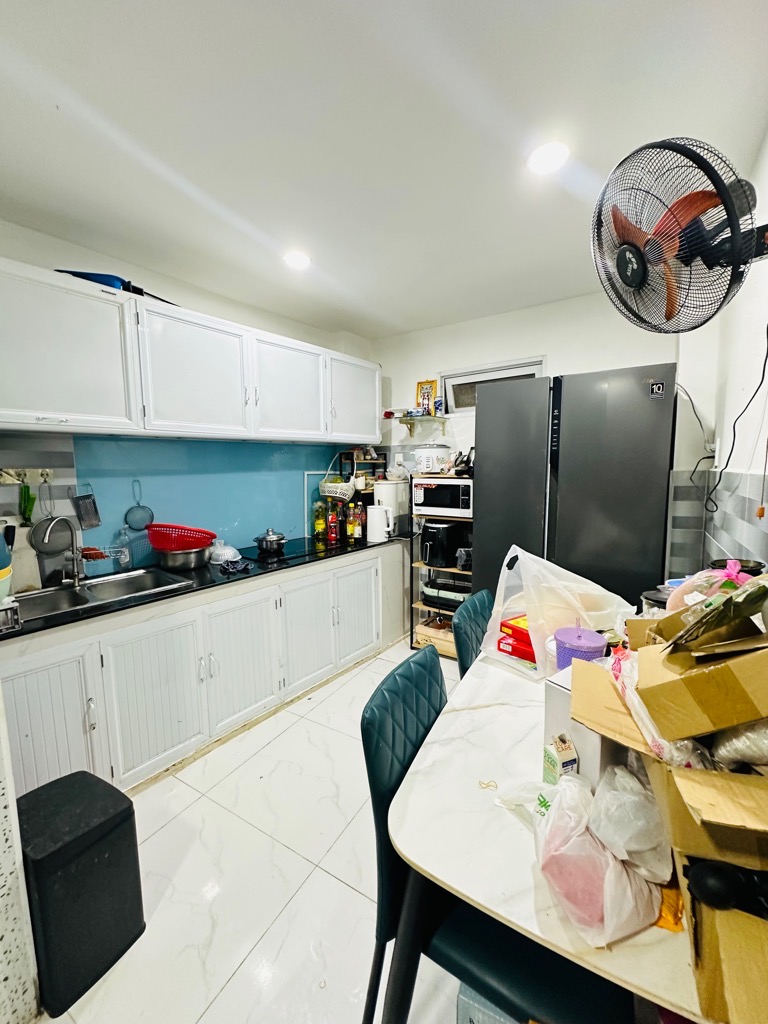 - Nhà 3T Full nội thất CC  - Giá 4ty2  Cỏ TL - Hẻm 1 trục 30m ra MT đường - TT Bình Thạnh