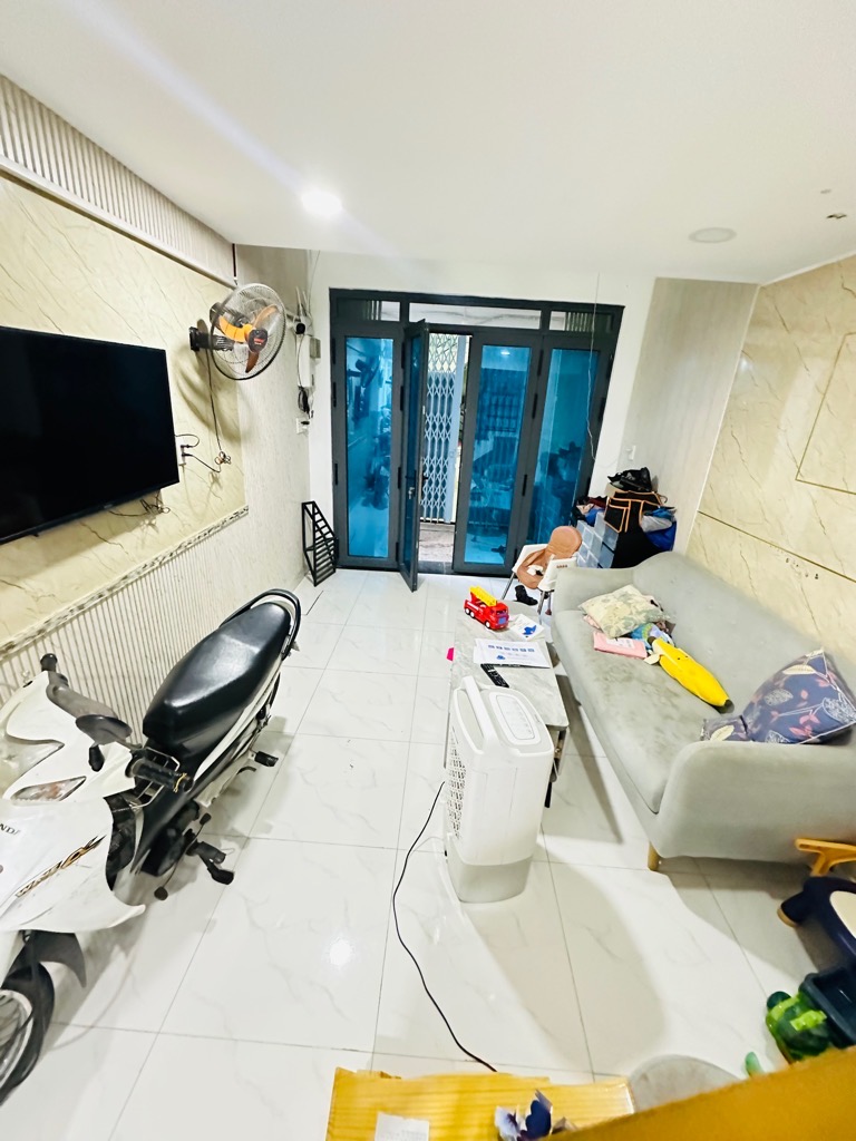 - Nhà 3T Full nội thất CC  - Giá 4ty2  Cỏ TL - Hẻm 1 trục 30m ra MT đường - TT Bình Thạnh
