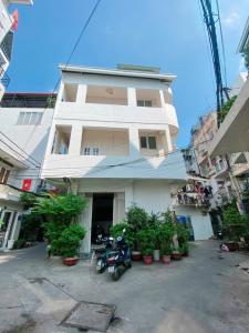 QUẬN 10 - NGAY NHÀ HÁT HÒA BÌNH - BA THÁNG HAI - HXH SÁT MT - CĂN GÓC 3 MẶT THOÁNG - 4 TẦNG - NGANG 7.2M² CHỈ 14 TỶ