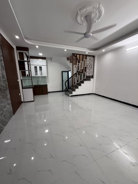NHÀ MỚI THẠCH BÀN LONG BIÊN -  SIÊU ĐẸP THOÁNG SÁNG SÂN RỘNG, TIỆN ÍCH ĐẦY 7 TỶ