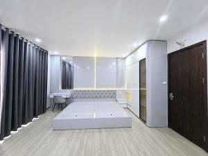 NHÀ ĐẸP LÔ GÓC 6 TẦNG THANG MÁY - NGÕ THÔNG - TẶNG FULL NỘI TẠI ĐÀM QUANG TRUNG LONG BIÊN - 8.6 TỶ