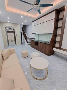 TRUNG TÂM VĂN QUÁN - HÀ ĐÔNG - LÔ GÓC - MẶT TIỀN KHỦNG - 20M RA PHỐ ÔTÔ TRÁNH - NHÀ MỚI ĐẸ
