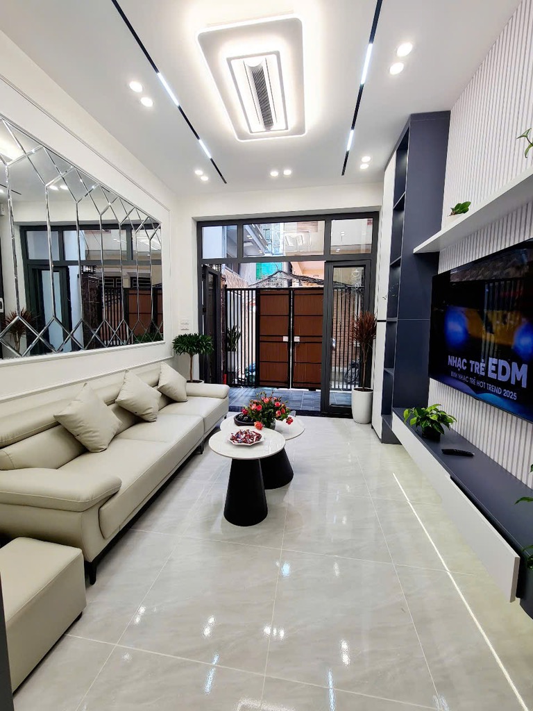 Bán nhà phố đội cấn SIÊU VIP 39m2 chỉ 9.6 tỷ Full Nội thất