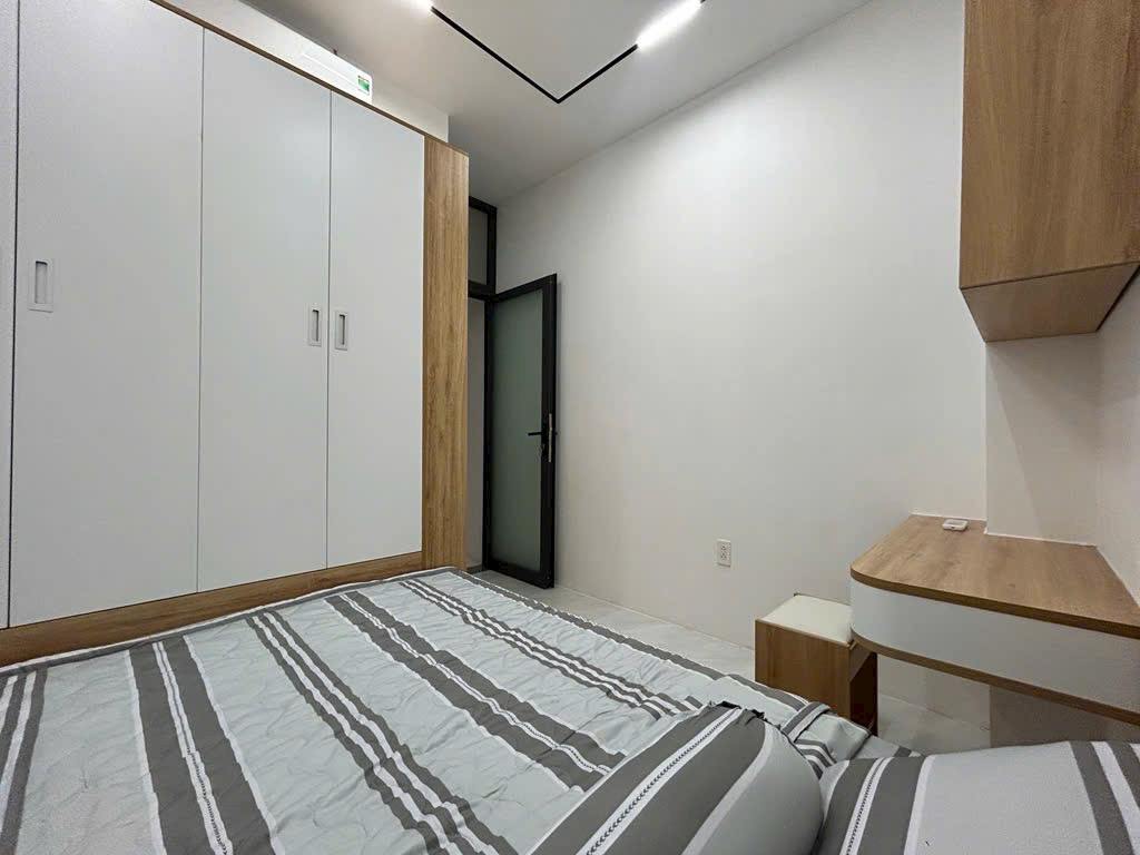 BÁN NHÀ QUẬN 9, NHÀ ĐẸP LONG LANH DT85M 2TẦNG NGANG 5M, GARA 7 CHỖ