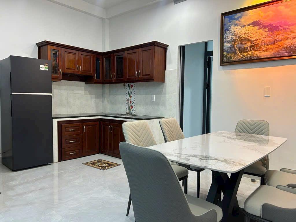 BÁN NHÀ QUẬN 9, NHÀ ĐẸP LONG LANH DT85M 2TẦNG NGANG 5M, GARA 7 CHỖ