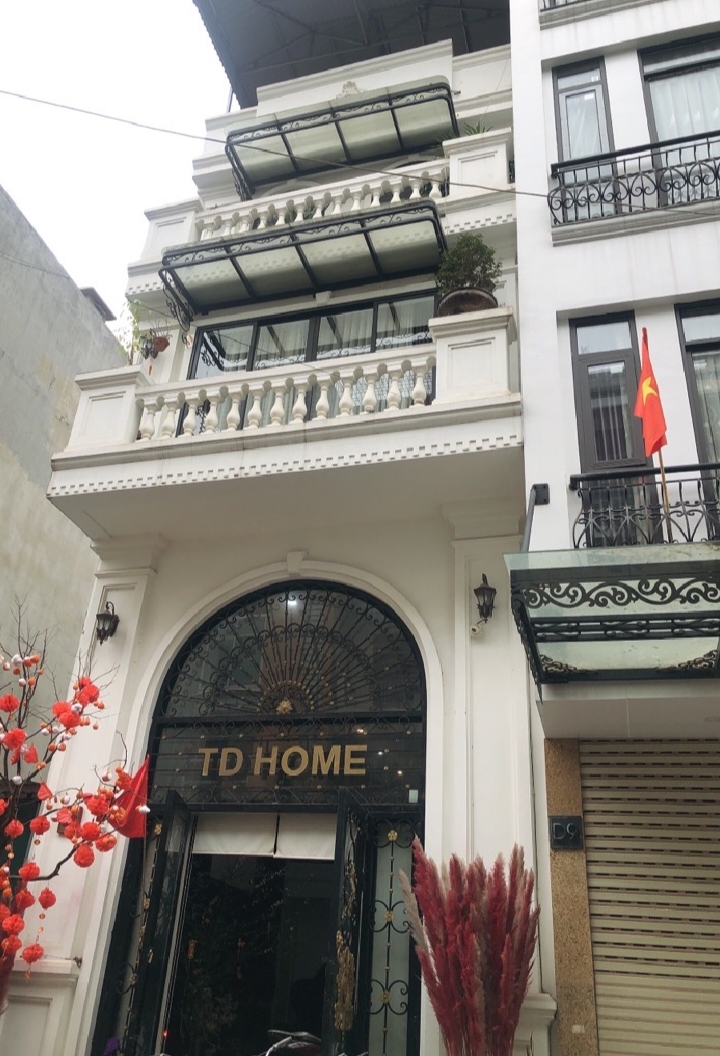PHÂN LÔ - VỈA HÈ - Ô TÔ TRÁNH - KINH DOANH - NHÀ ĐẸP Ở NGAY - TẶNG NỘI THẤT .