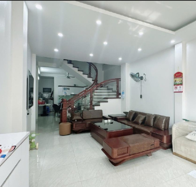 KINH DOANH – NGÃ 5 HÀ TRÌ – TRUNG TÂM SẦM UẤT – 5 TẦNG – PHÂN LÔ VỈA HÈ