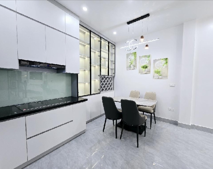 NHÀ ĐẸP DÂN XÂY - ÔTÔ 40M - GẦN THANH XUÂN - NỘI THẤT XỊN XÒ TẶNG TOÀN BỘ - SỔ ĐỎ VUÔNG A4.