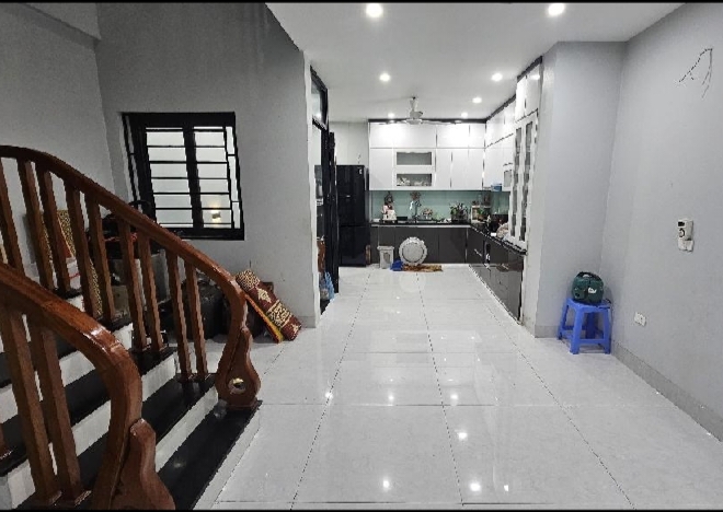 VỊ TRÍ CỰC ĐEP - ĐẤU GIÁ  VIEW SÂN BÓNG - MẶT TRỤC CHÍNH -  PHÂN LÔ VỈA HÈ - Ô CHỜ THANG MÁY - KINH DOANH SẦM UẤT - SỔ HOA HẬU