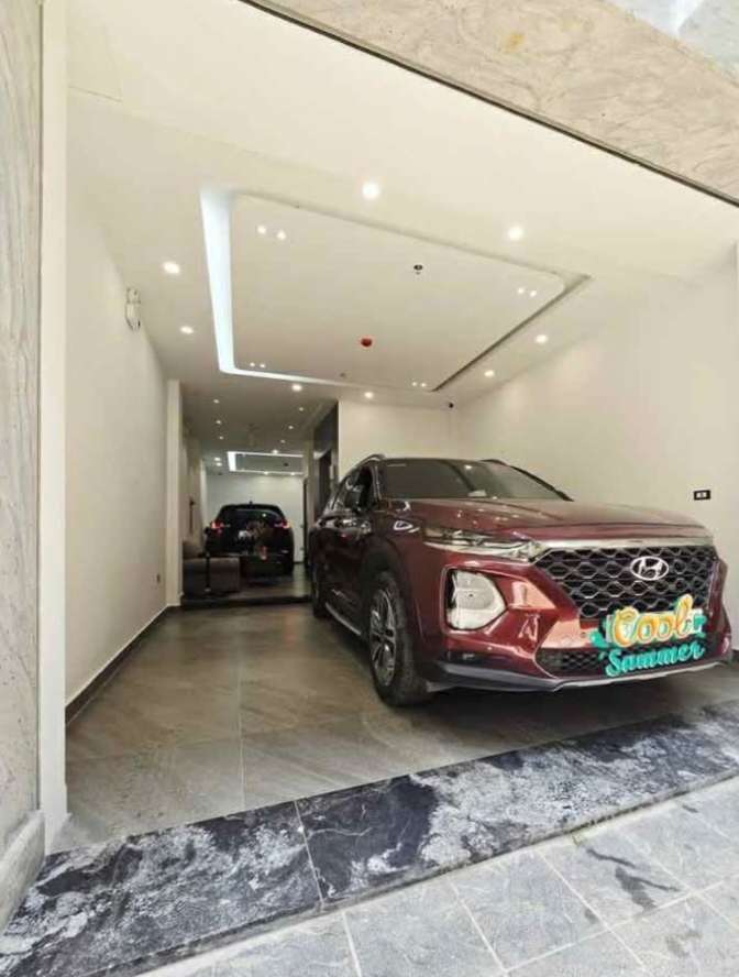 MẶT PHỐ - KINH DOANH VIP - VỈA HÈ SIÊU TO - NỞ HẬU -GIÁ 15.3 TỶ.
