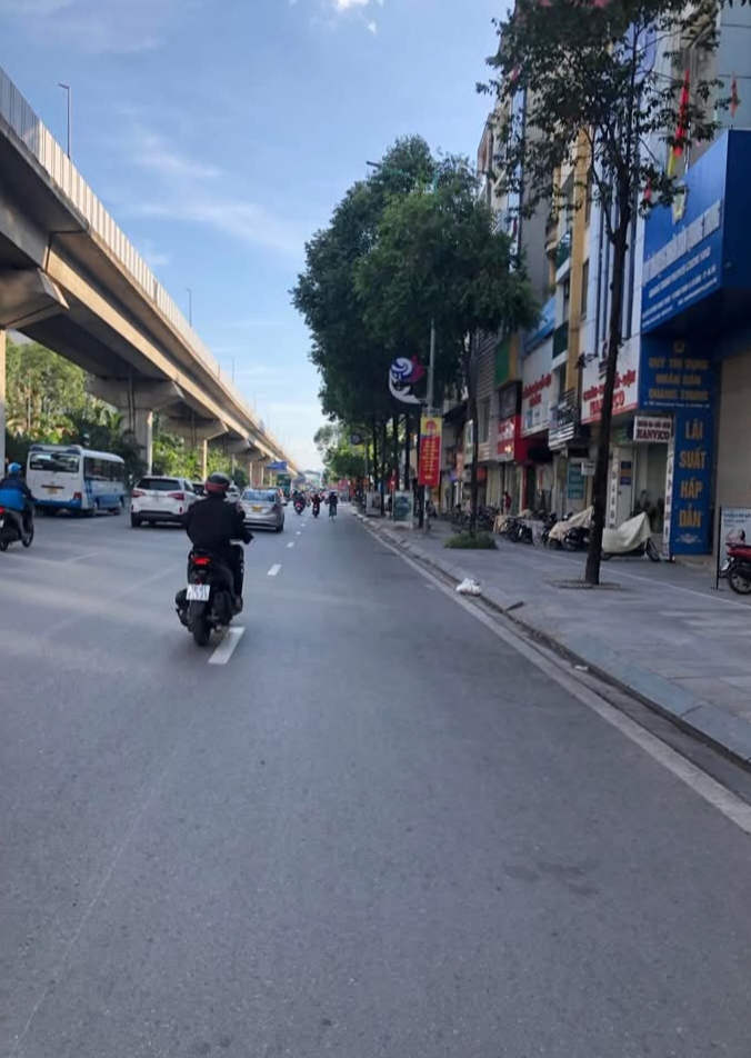 MẶT PHỐ - KINH DOANH VIP - VỈA HÈ SIÊU TO - NỞ HẬU -GIÁ 15.3 TỶ.