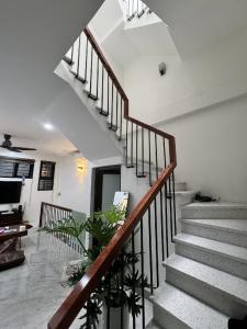 PHÂN LÔ VĂN PHÚC- VỈA HÈ - Ô TÔ TRÁNH - KINH DOANH ĐỈNH - 2 THOÁNG TRƯỚC SAU