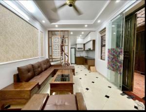 PHÂN KHÚC HIẾM - LÔ GÓC - 1 MẶT PHỐ 1 MẶT NGÕ - VỈA HÈ - Ô TÔ TRÁNH NHAU - KINH DOANH - CHO THUÊ TỐT.