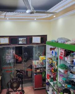 PHÂN LÔ Ô TÔ CÁN BỘ ,NHÀ DÂN XÂY KIÊN CỐ KINH DOANH. 