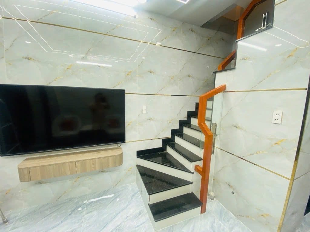 NHÀ LIÊN KHU 10-11, gần trung tâm, siêu thị Aeon Mall, Trường Học