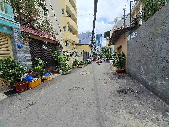 Bán nhà Phan văn Trị, Bình Thạnh, 36m2, hẻm 10m, 3 tầng, giá nhỉ 2 tỷ
