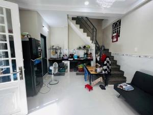 Bán nhà Phan văn Trị, Bình Thạnh, 36m2, hẻm 10m, 3 tầng, giá nhỉ 2 tỷ
