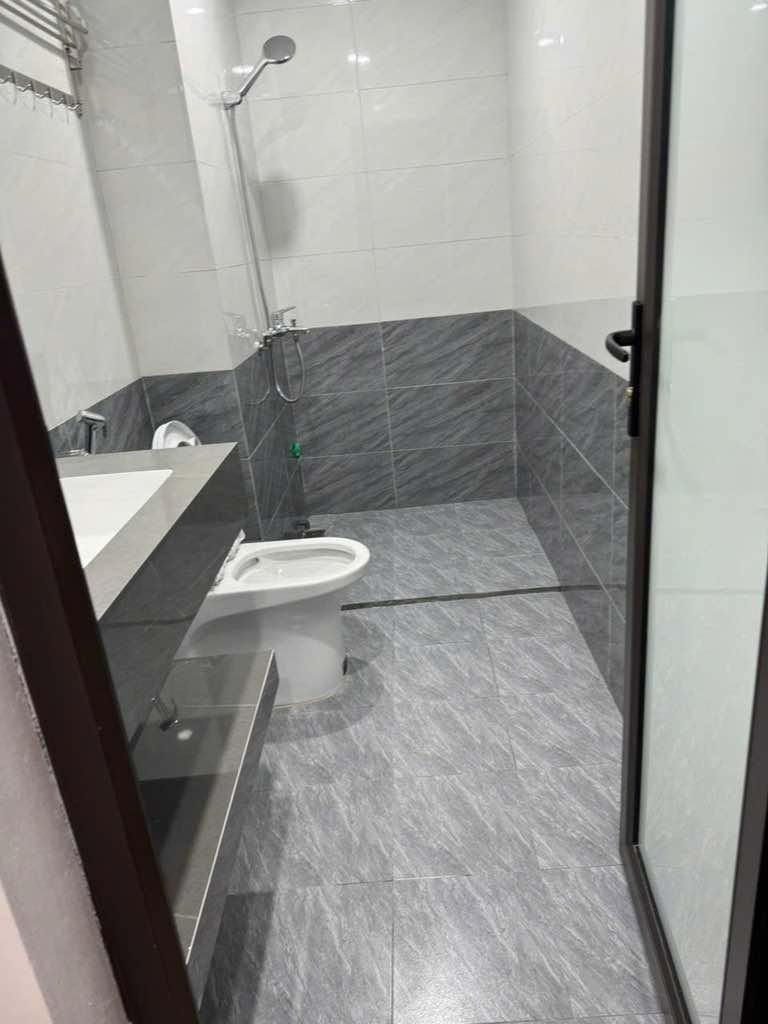 BÁN NHÀ PHỐ NGỌA LONG BẮC TỪ LIÊM 6 TẦNG THANG MÁY MỚI KÍNH KOONG