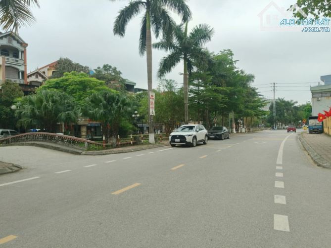 11.5 TỶ CÓ NGAY NHÀ MẶT PHỐ - PHÂN LÔ - VỈA HÈ - 100M - ĐAN PHƯỢNG - HÀ NỘI