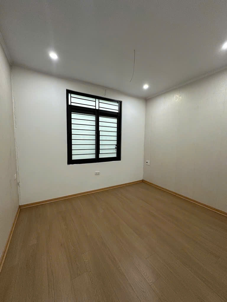 Bán NR 5 tầng 3PN, 4WC, giá cực chất tại Minh Khai, Hai Bà Trưng