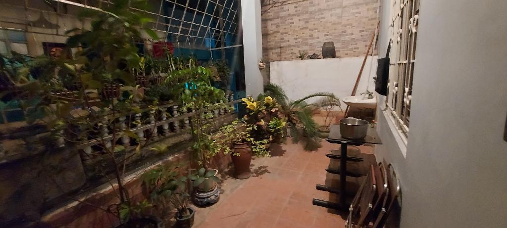 Bán nhà mặt phố, kinh doanh sầm uất