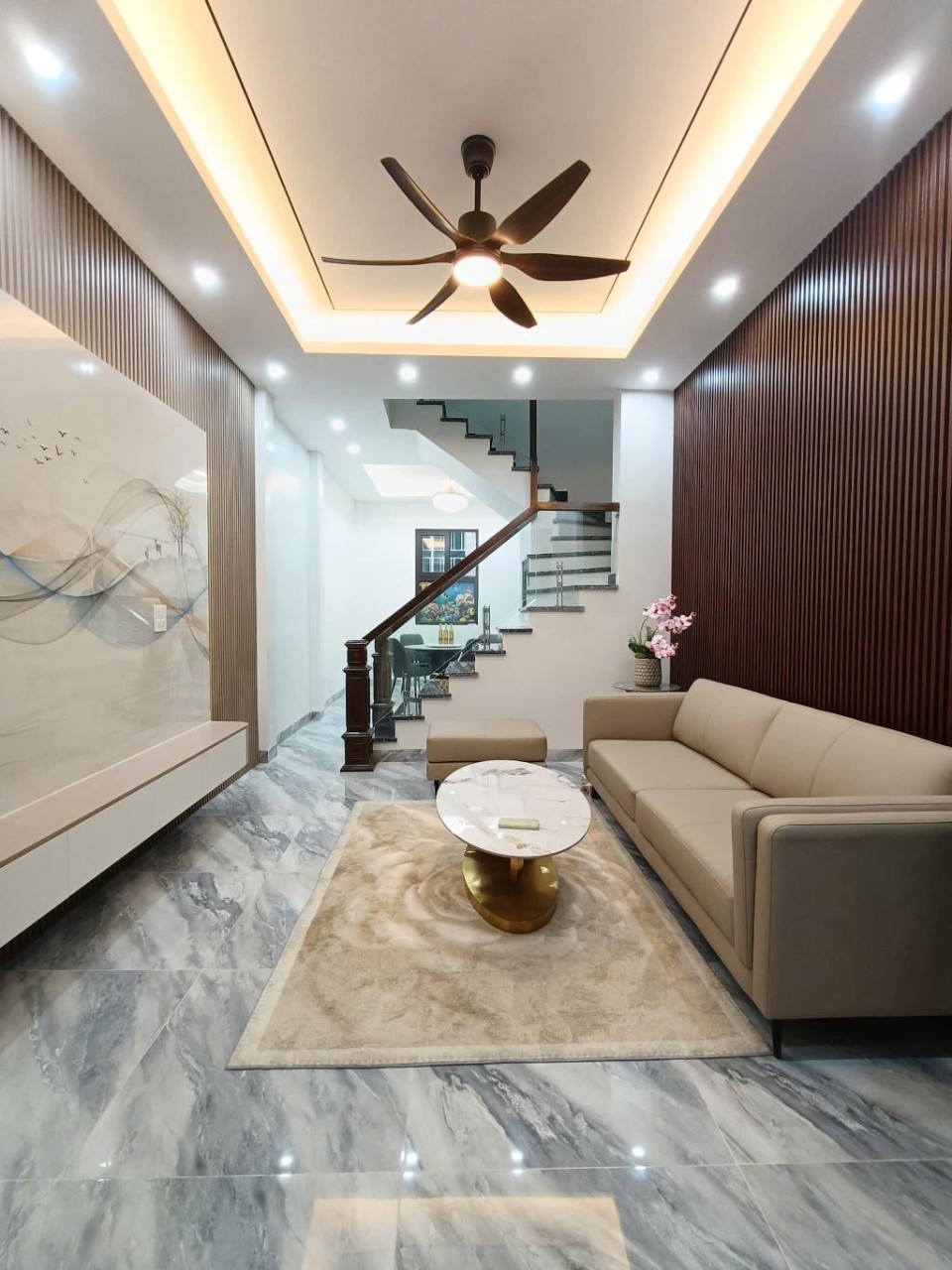 BÁN NHÀ ĐƯỜNG LÁNG - THOÁNG TRƯỚC SAU, SÂN ĐỂ XE RIÊNG, CÔNG NĂNG ĐẦY ĐỦ